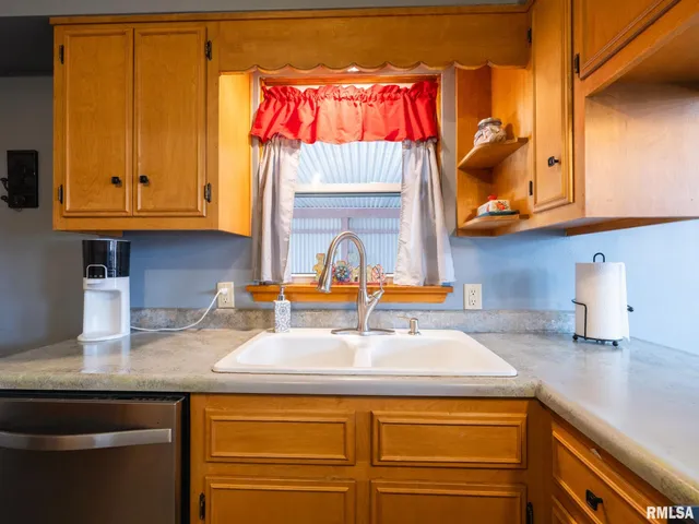 $139,900 | 1404 North 11th Street, Pekin, IL 61554