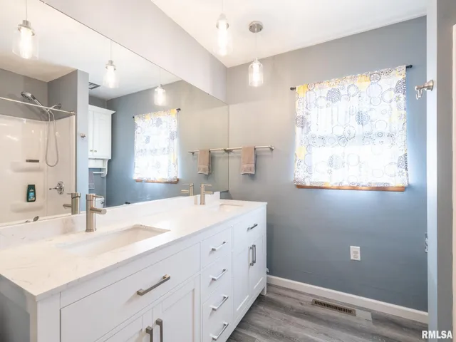 $139,900 | 1404 North 11th Street, Pekin, IL 61554