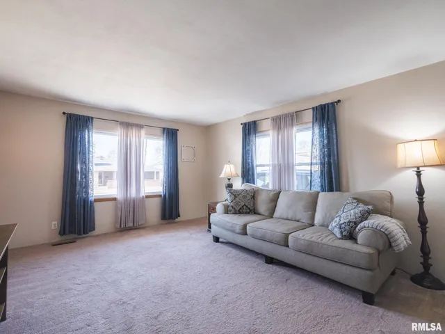 $139,900 | 1404 North 11th Street, Pekin, IL 61554