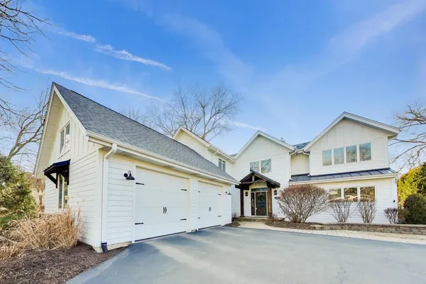 $1,200,000 | 5106 Center Avenue, Lisle, IL 60532