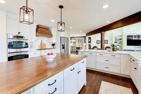 $1,200,000 | 5106 Center Avenue, Lisle, IL 60532