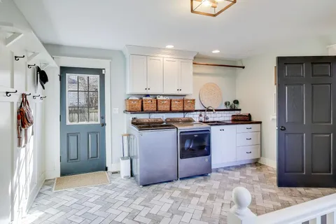 $1,200,000 | 5106 Center Avenue, Lisle, IL 60532