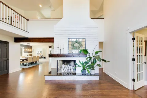 $1,200,000 | 5106 Center Avenue, Lisle, IL 60532