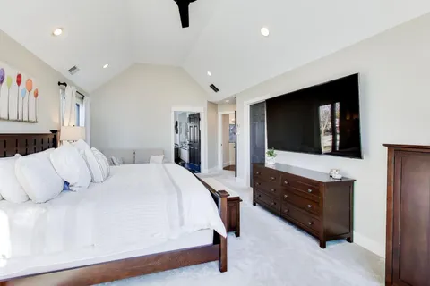 $1,200,000 | 5106 Center Avenue, Lisle, IL 60532