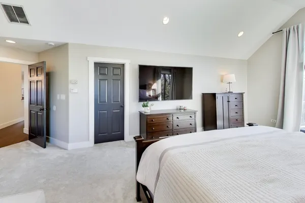 $1,200,000 | 5106 Center Avenue, Lisle, IL 60532
