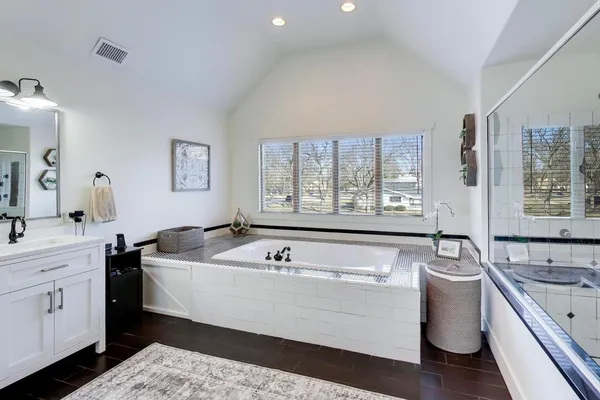 $1,200,000 | 5106 Center Avenue, Lisle, IL 60532