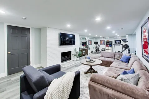 $1,200,000 | 5106 Center Avenue, Lisle, IL 60532