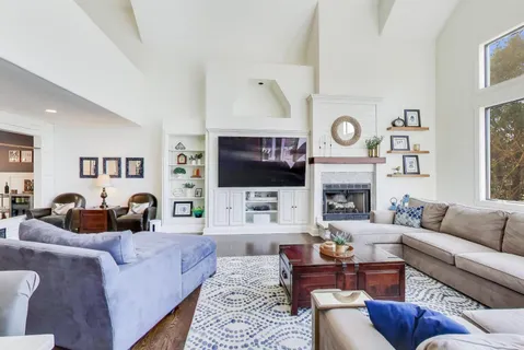 $1,200,000 | 5106 Center Avenue, Lisle, IL 60532