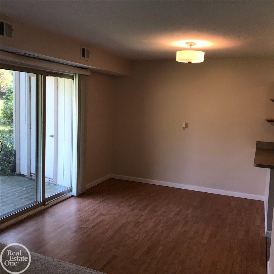 1653 Riverside Drive Rochester Hills, MI 48309 - Photo 7 of 8