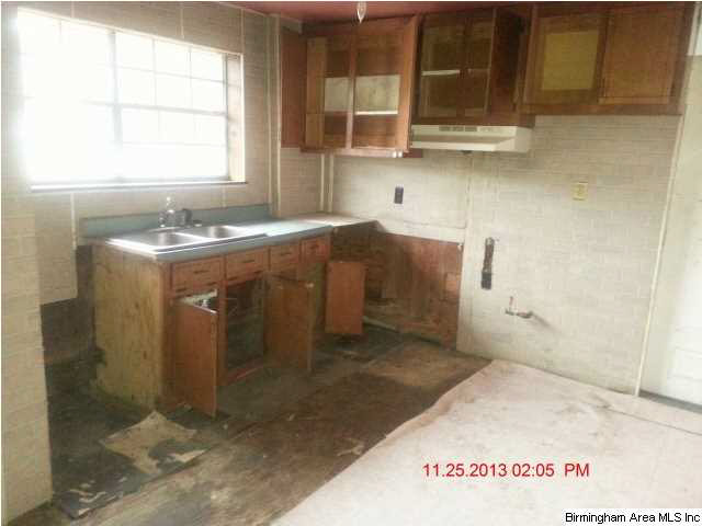 2273 Ishkooda Road Southwest Birmingham, AL 35211 - Photo 3 of 8