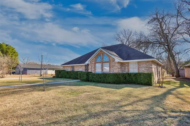 $273,000 | 1716 Windsor Drive, Gainesville, TX 76240