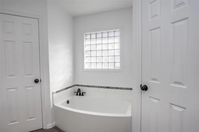 $273,000 | 1716 Windsor Drive, Gainesville, TX 76240