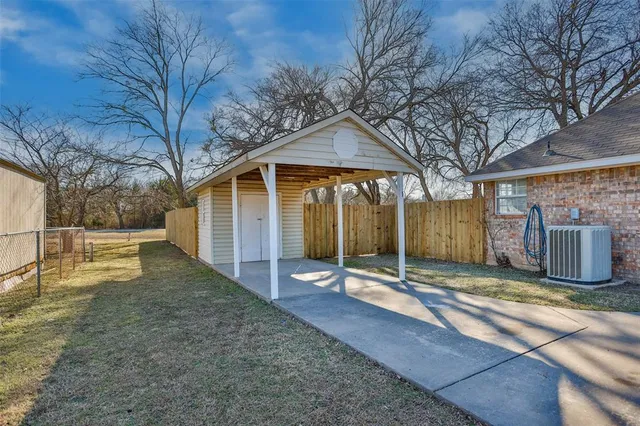 $273,000 | 1716 Windsor Drive, Gainesville, TX 76240