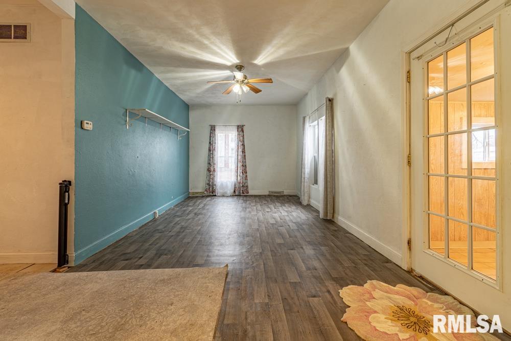 608 South Locust Street Delavan, IL 61734 - Photo 3 of 33 Gallery Image 3