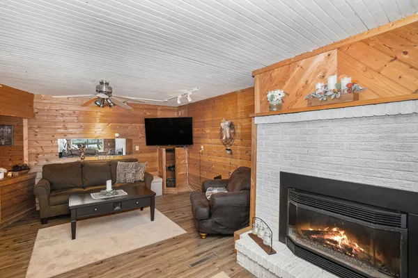 $450,000 | 11422 Lakeshore Drive, Lakeview, MI 48850