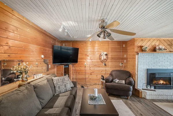 $450,000 | 11422 Lakeshore Drive, Lakeview, MI 48850