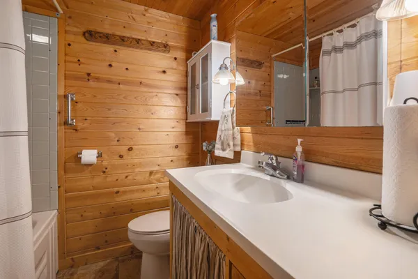 $450,000 | 11422 Lakeshore Drive, Lakeview, MI 48850