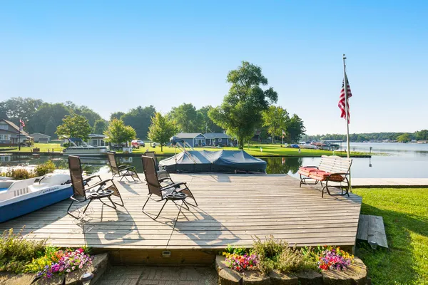 $450,000 | 11422 Lakeshore Drive, Lakeview, MI 48850