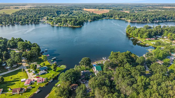 $450,000 | 11422 Lakeshore Drive, Lakeview, MI 48850