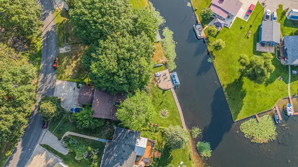 $450,000 | 11422 Lakeshore Drive, Lakeview, MI 48850