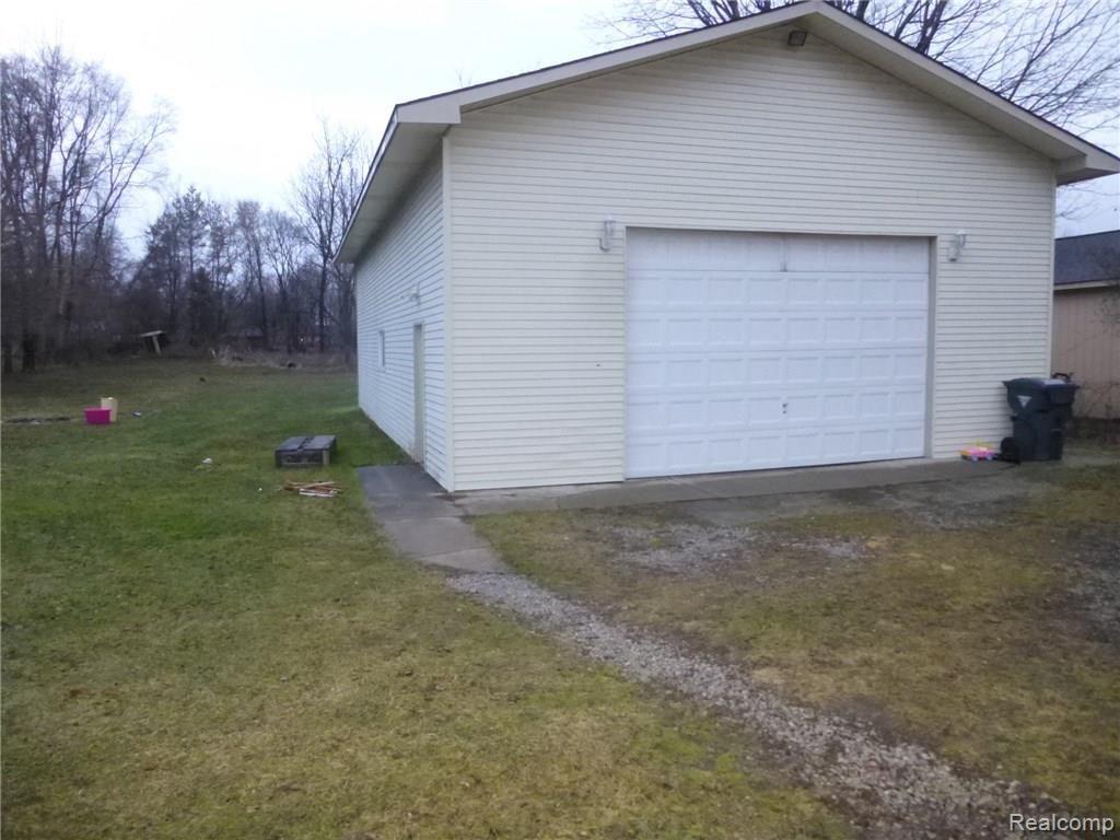805 Trinway Road Troy, MI 48085 - Photo 2 of 3