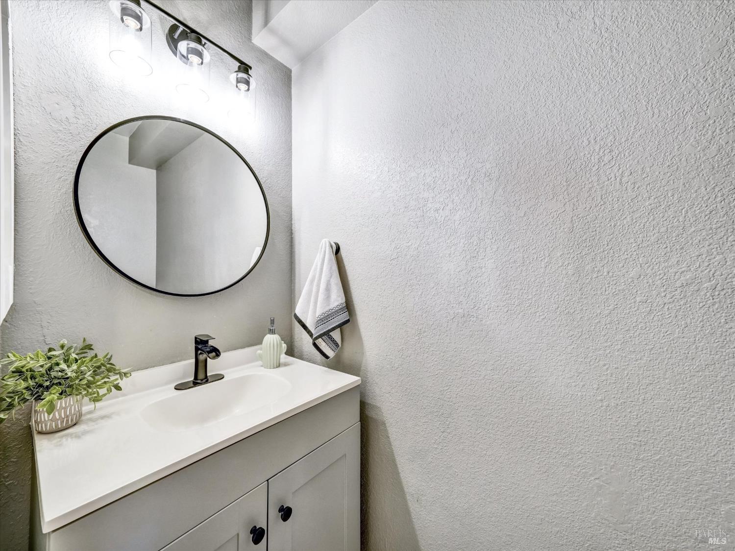 712 Racquet Club Circle Rohnert Park, CA 94928 - Photo 13 of 32
