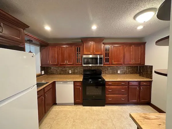 $1,900 | 5153 Breckenridge Place, Unit 37, West Palm Beach, FL 33417