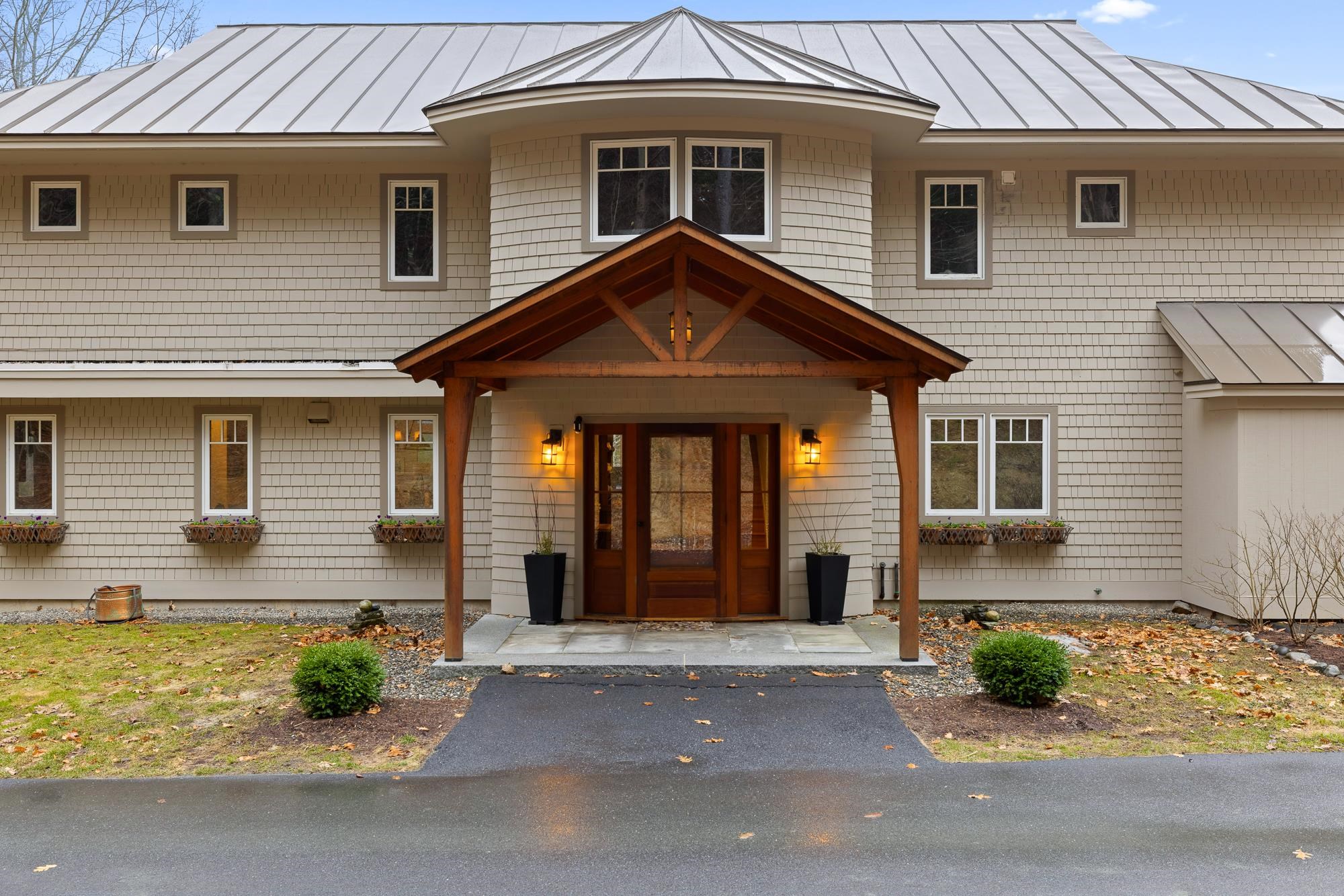 240 Douglas Road Norwich, VT 05055 - Photo 3 of 60