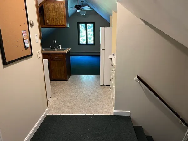 $1,350 | 120 Bond Road, Unit 3, Charlton, MA 01507