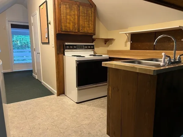 $1,350 | 120 Bond Road, Unit 3, Charlton, MA 01507