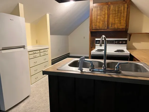 $1,350 | 120 Bond Road, Unit 3, Charlton, MA 01507