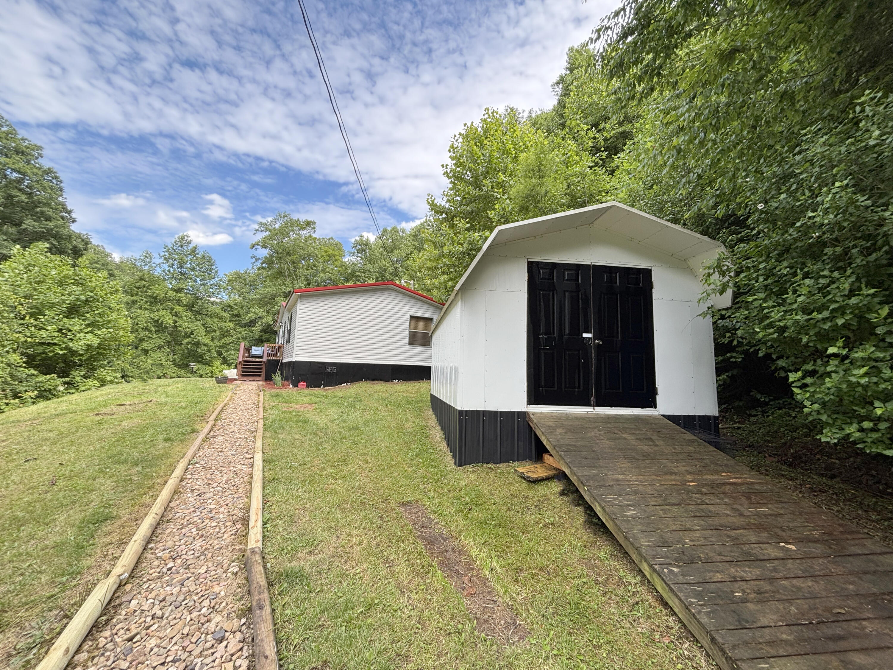 663 Sol Hollow Road Manchester, KY 40962 - Photo 5 of 17 IMG_2573 -f