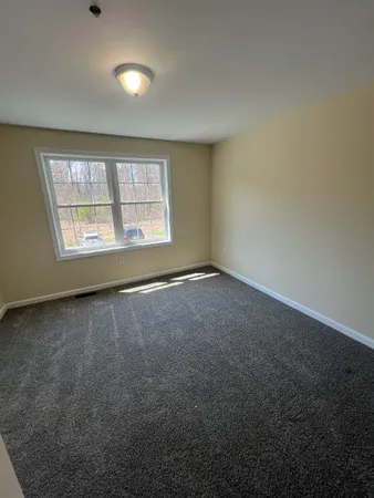 $3,050 | 15 Appaloosa Drive, Dover, NH 03820