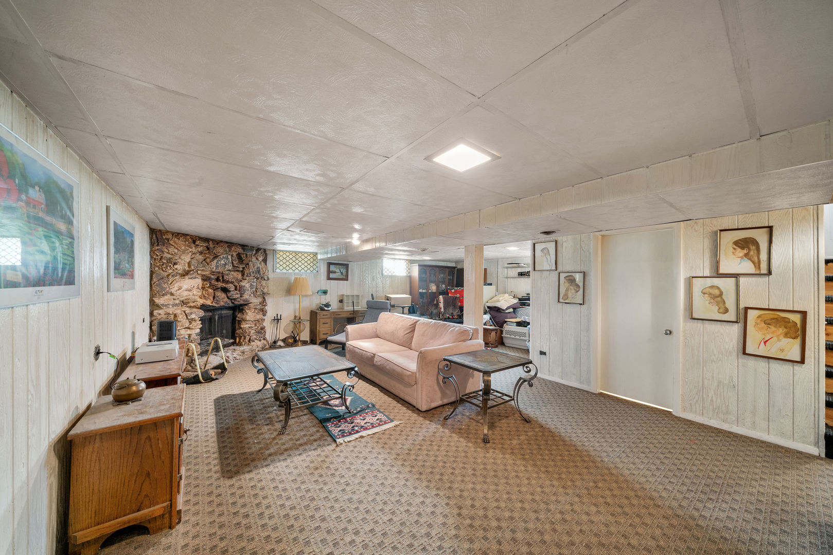 1500 Harding Avenue Berkeley, IL 60163 - Photo 22 of 22 a living room with furniture and a window