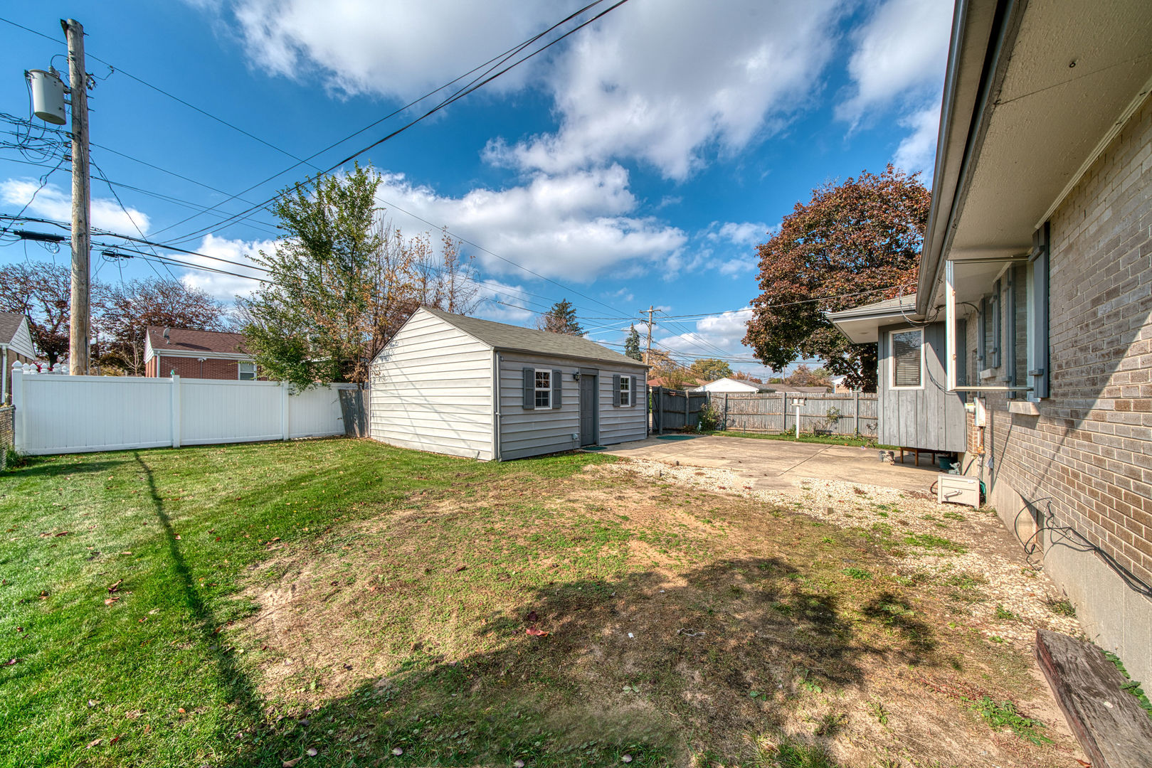 1500 Harding Avenue Berkeley, IL 60163 - Photo 8 of 22 a view of a backyard of the house