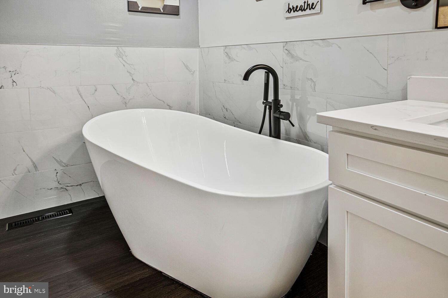 1505 Pinnacle Road Towson, MD 21286 - Photo 18 of 34 a bathroom with a sink