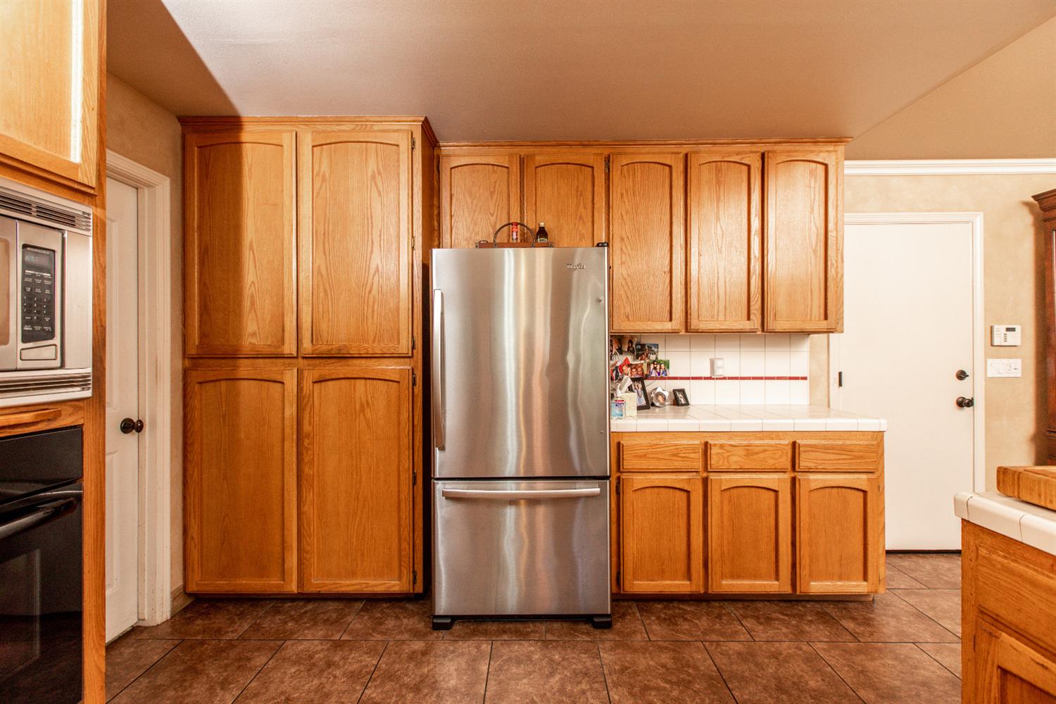 121 West Menlo Avenue Clovis, CA 93612 - Photo 11 of 46