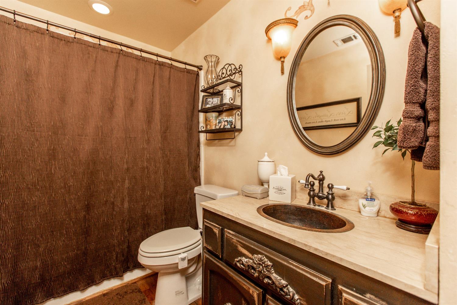 121 West Menlo Avenue Clovis, CA 93612 - Photo 15 of 46