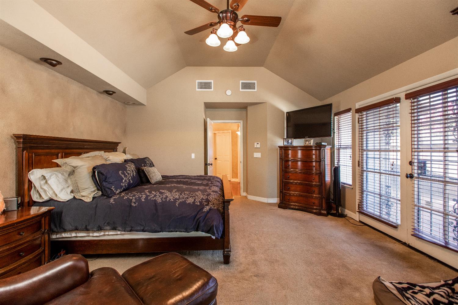 121 West Menlo Avenue Clovis, CA 93612 - Photo 20 of 46