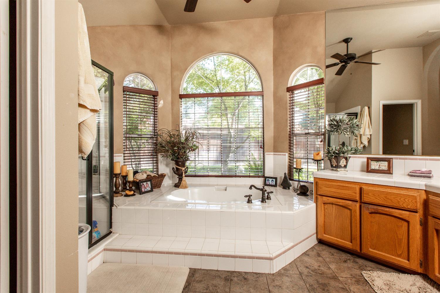 121 West Menlo Avenue Clovis, CA 93612 - Photo 22 of 46