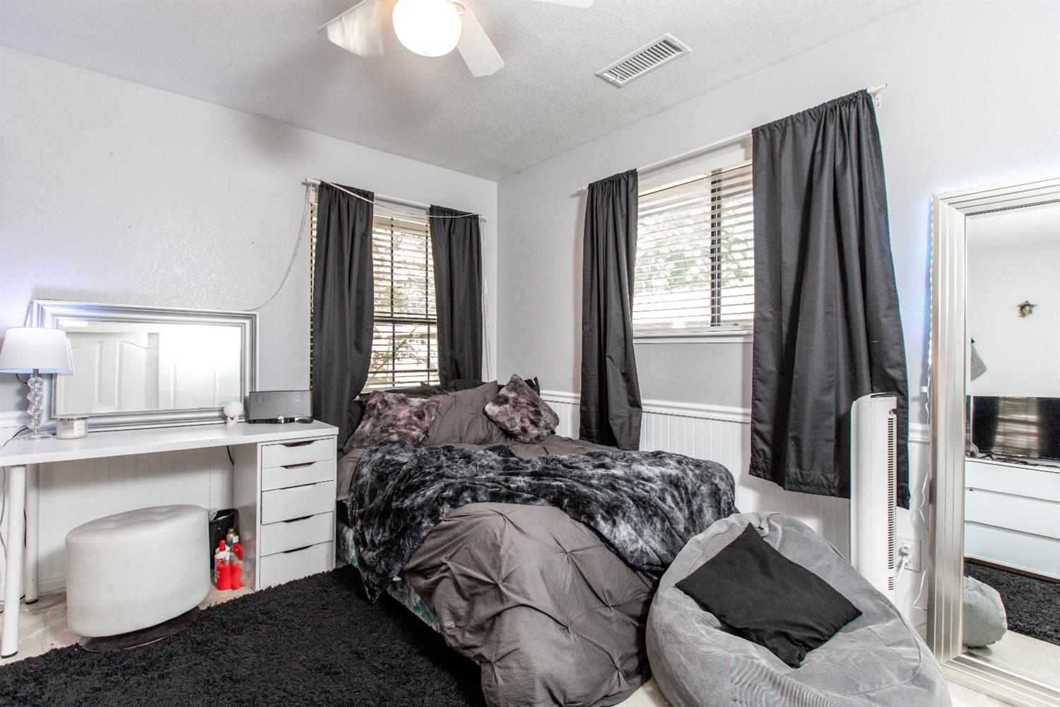 121 West Menlo Avenue Clovis, CA 93612 - Photo 24 of 46