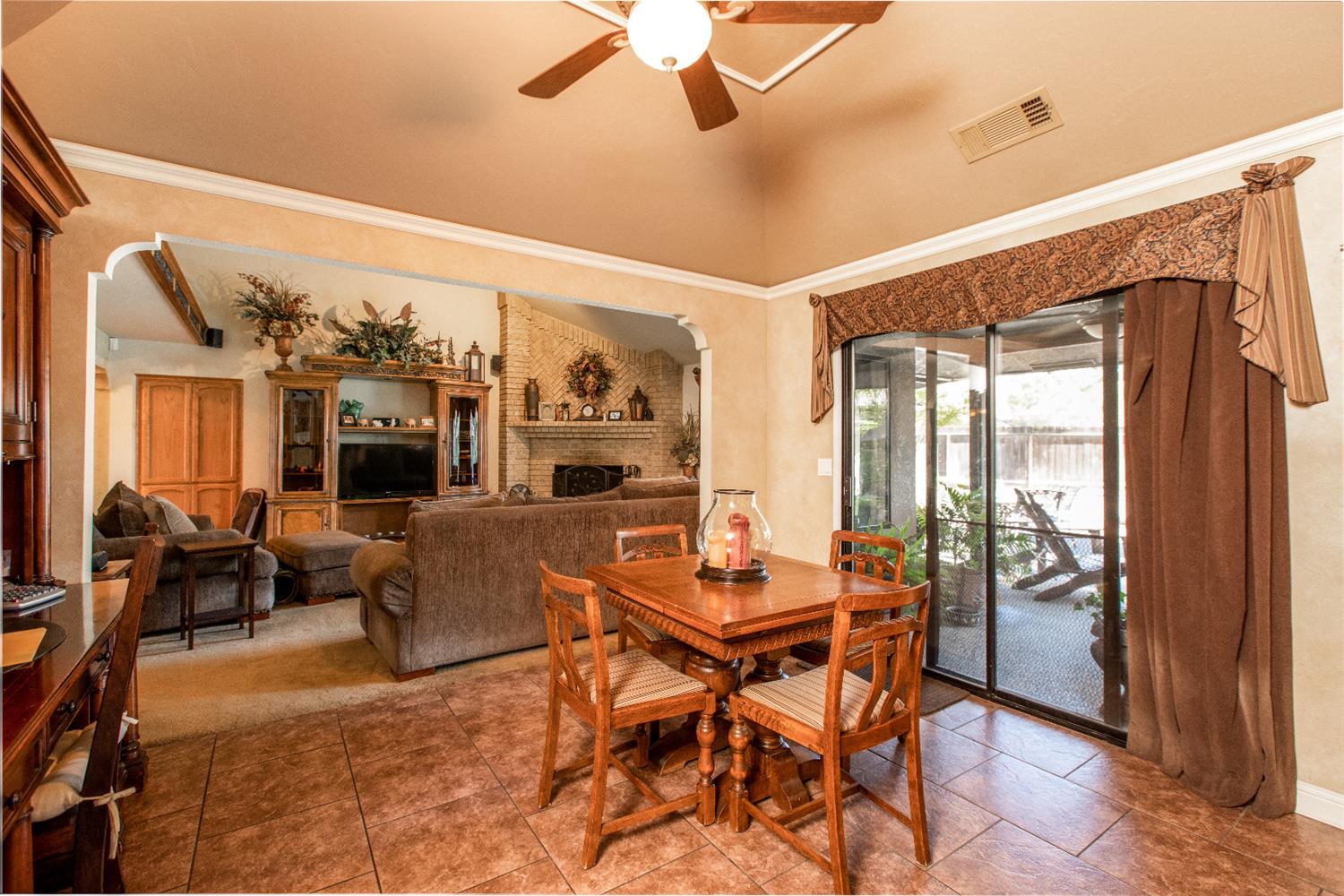 121 West Menlo Avenue Clovis, CA 93612 - Photo 26 of 46