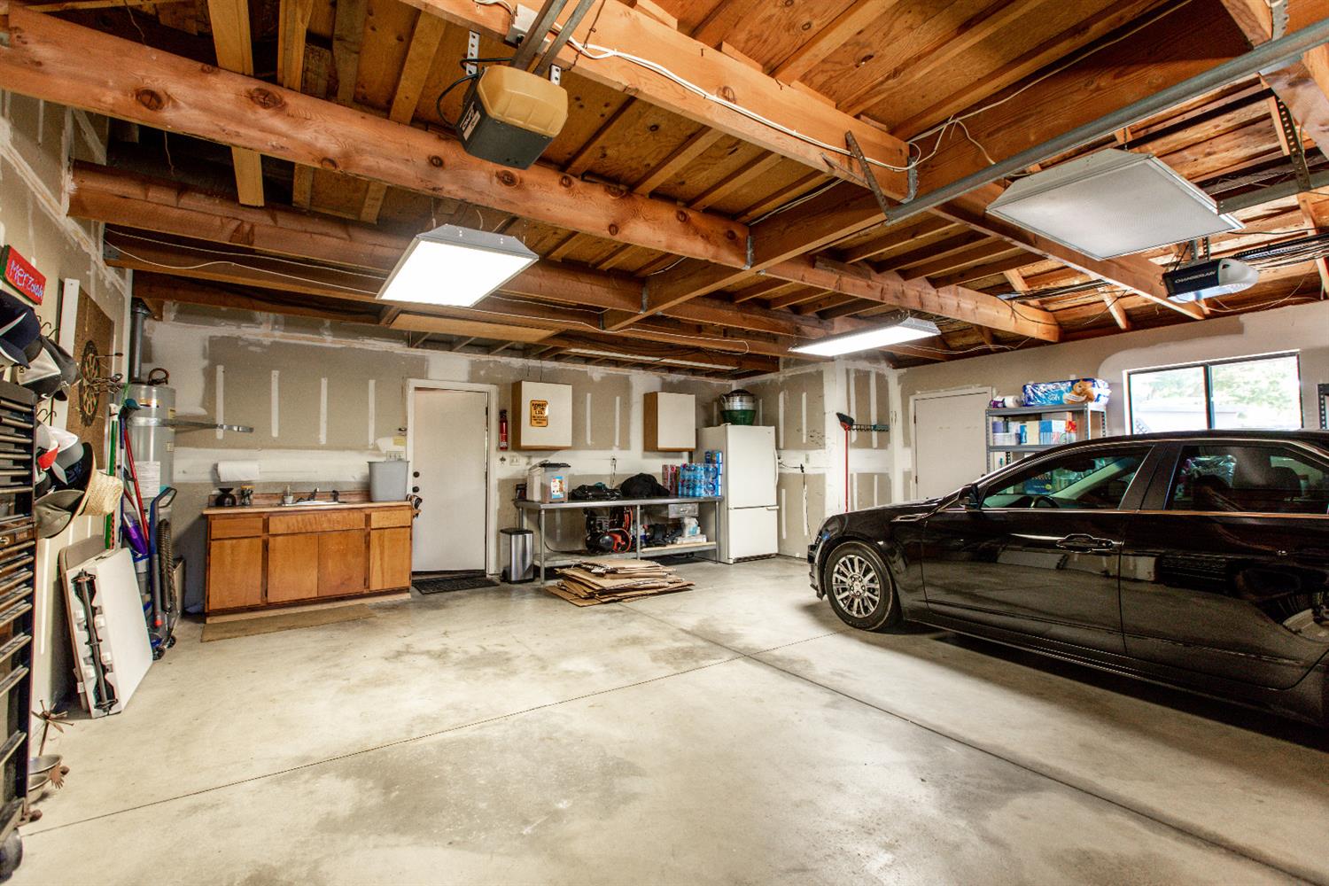 121 West Menlo Avenue Clovis, CA 93612 - Photo 30 of 46