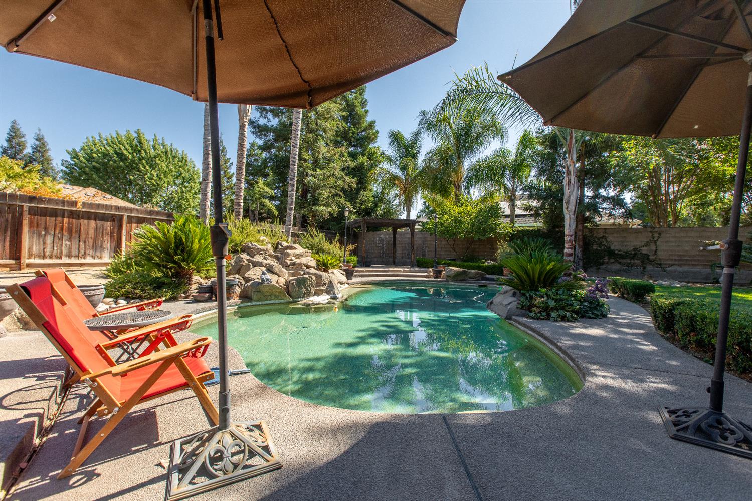 121 West Menlo Avenue Clovis, CA 93612 - Photo 31 of 46