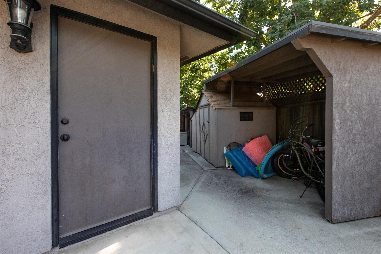 121 West Menlo Avenue Clovis, CA 93612 - Photo 43 of 46