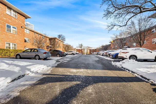 $154,900 | 156 Centre Avenue, Unit 2G, New Rochelle, NY 10805