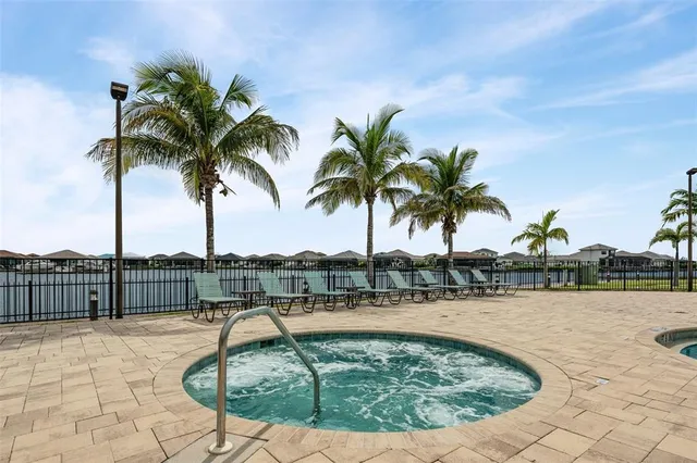 $800,000 | 2006 5th Street East, Palmetto, FL 34221