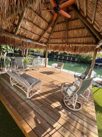 a view of a garden with patio