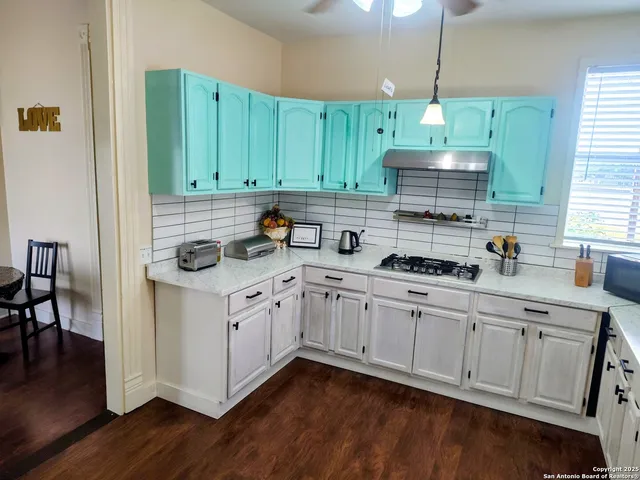 $899,999 | 1901 Interstate 35, Waco, TX 76706