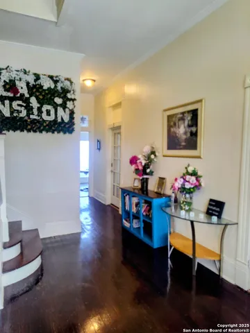 $899,999 | 1901 Interstate 35, Waco, TX 76706